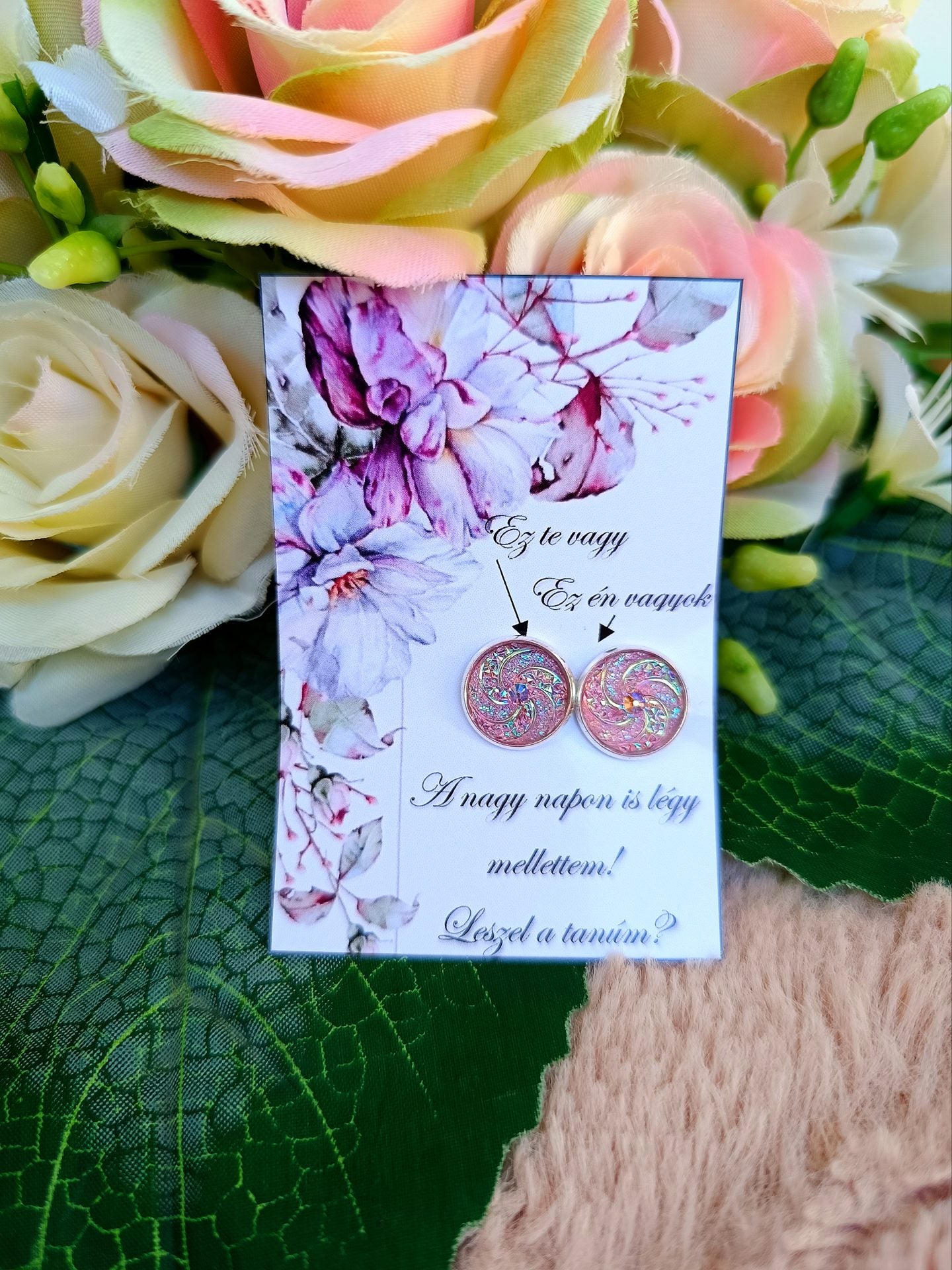 Tanú felkérő fülbevaló lila